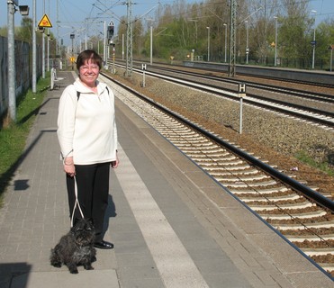 Auf dem Bahnsteig in Brieselang